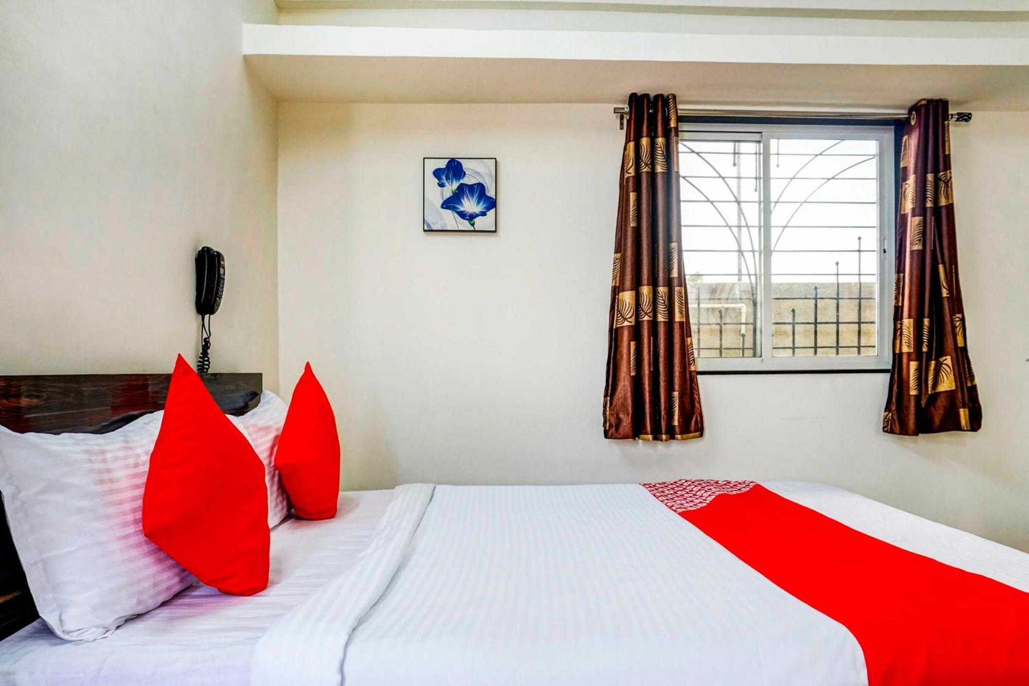 פונה Hotel O Komfort Inn מראה חיצוני תמונה
